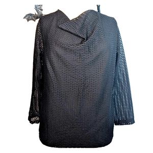 Blouse with netted sleeves